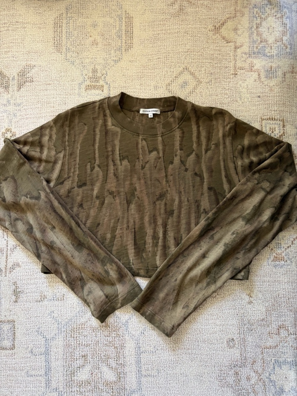 COTTON CITIZEN Tokyo Crop Long Sleeve Tee in Olive Size XS